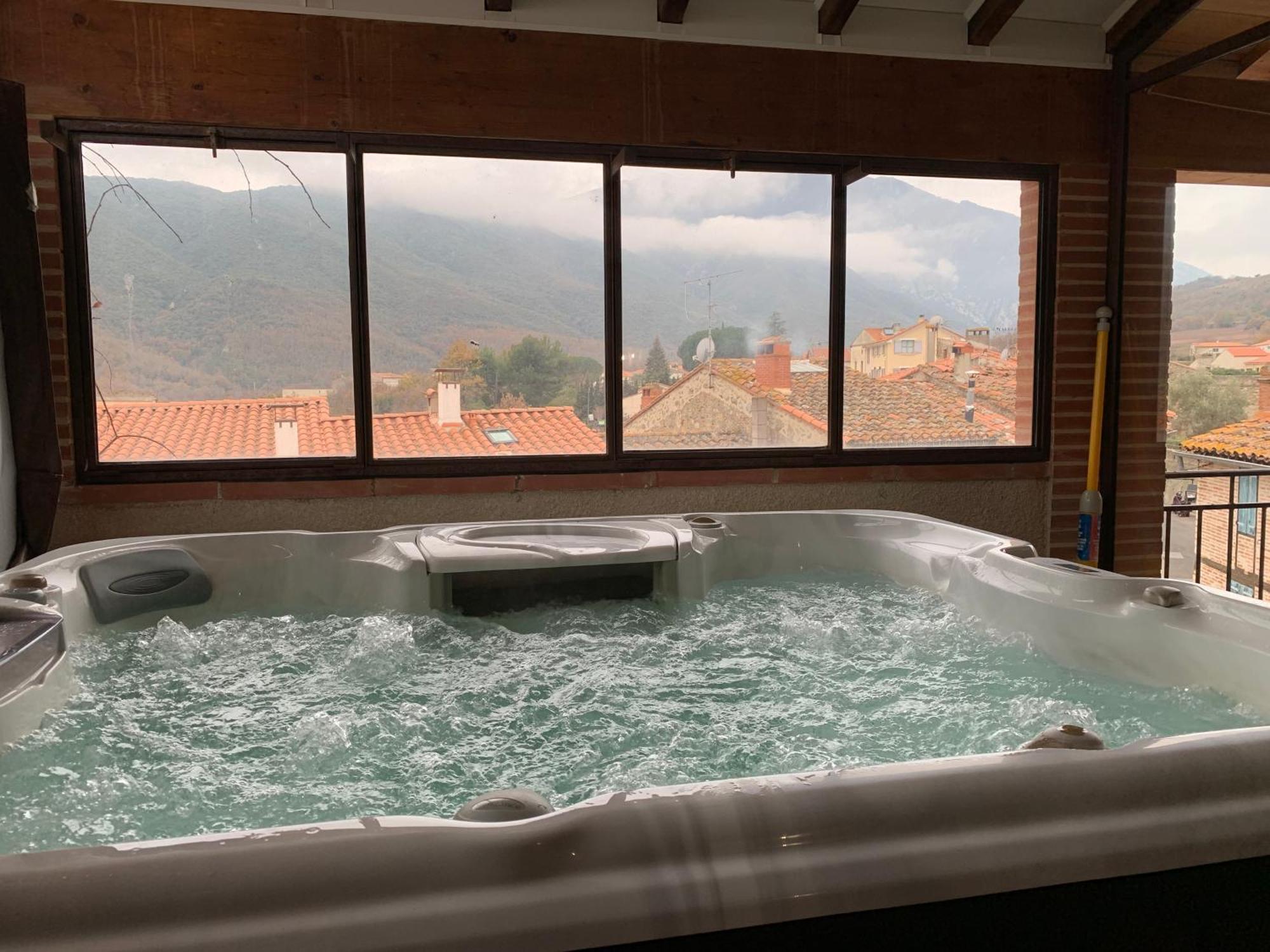 Maison De Caractere Avec Jacuzzi Entre Et Montagne A De Conflent Hébergement de vacances